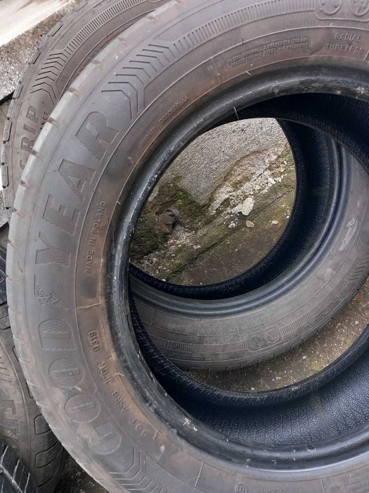 Продавам летни гуми, размер 195/60/15, на не повече от 10 000 км!