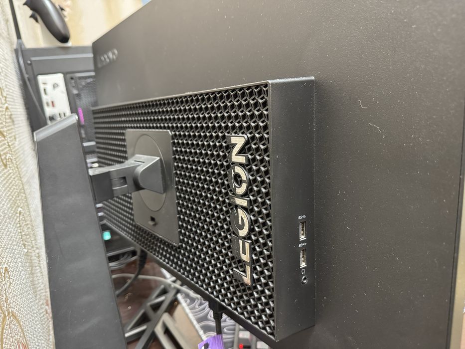 Монитор Lenovo legion 180 герц