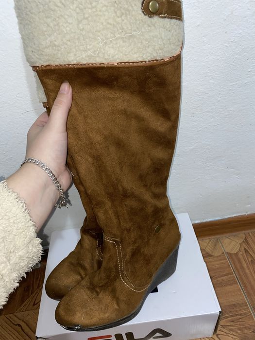 Cizme  lungi dama peste genunchi