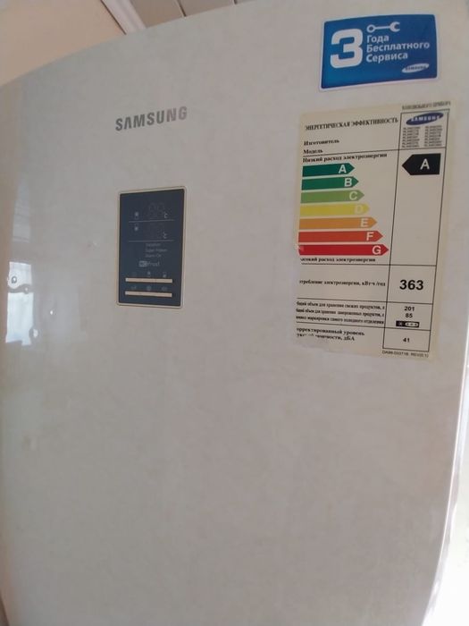 Холодильник самсунг samsung полностью рабочий чистый без запахов