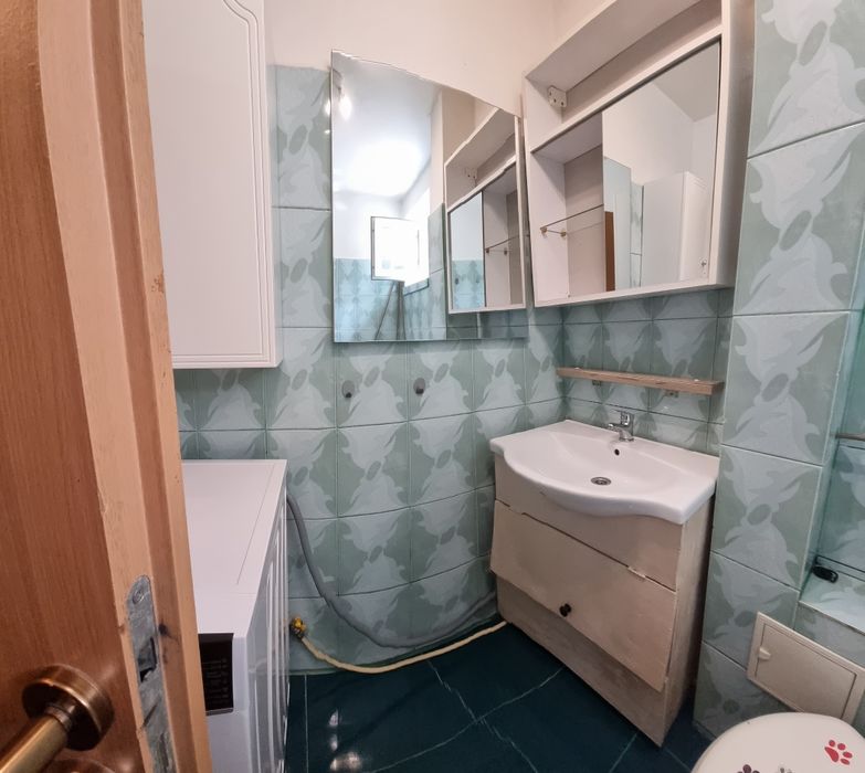 Apartament 2 camere decomandat, centrul orașului Brezoi, vedere la Vârful Țurțudan