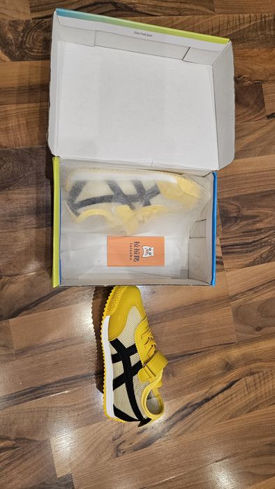 Кроссовки летние