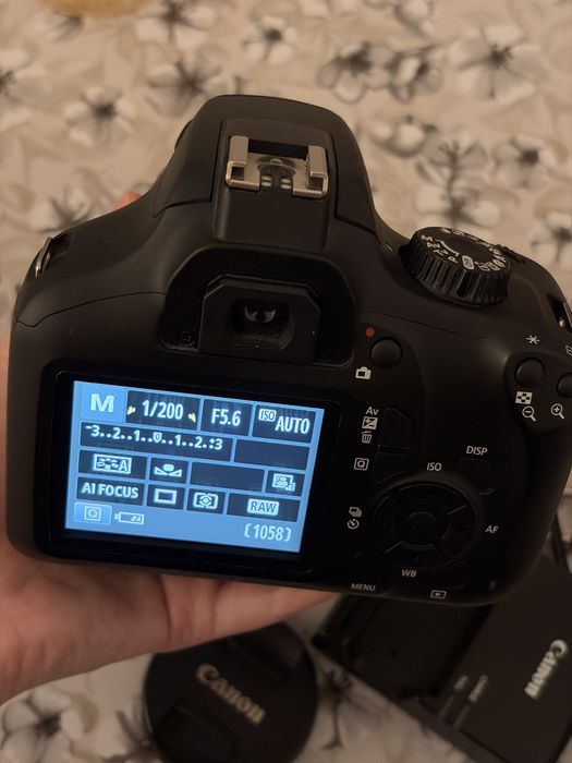 Срочно Продам Canon EOS 4000D!