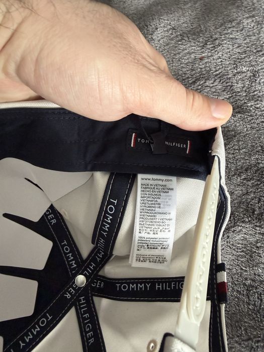 Tommy Hilfiger Monotype canvas sapca unisex  alba logo negru noua