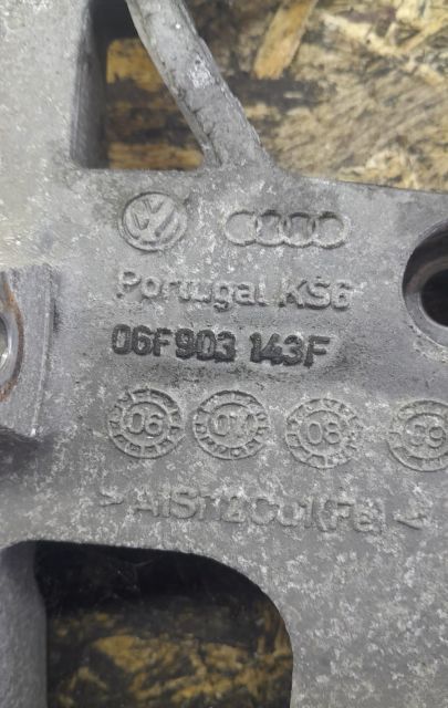 Suport alternator 1.6 BSE 06f903143f Volkswagen VW Touran 1 seria