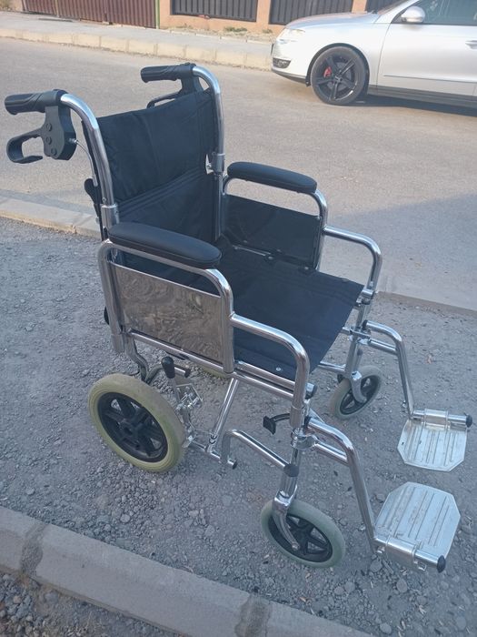 Carucior pentru persoane cu dizabilitati