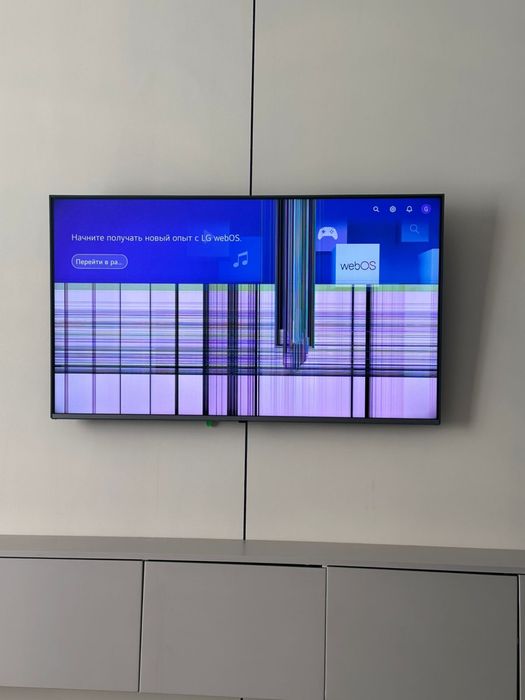 Продам телевизор на запчасти