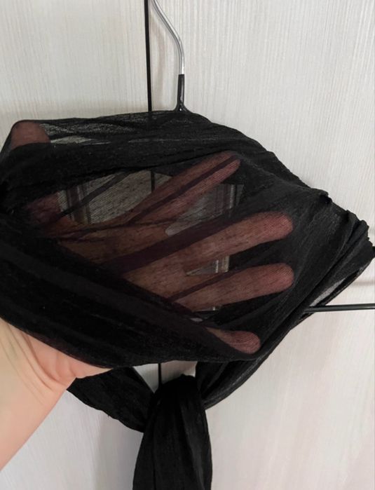Esarfa neagra fina