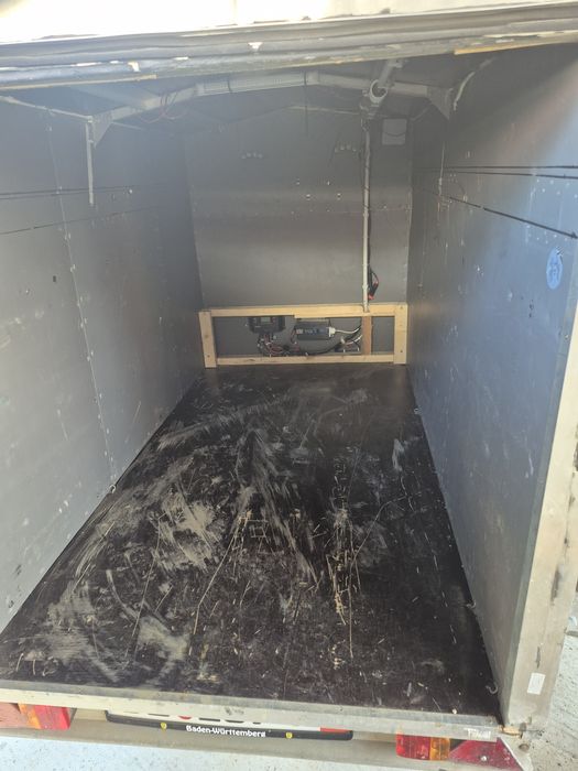 Remorcă  stema 850 kg