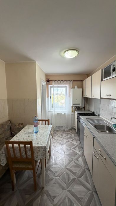 Inchiriez apartament 3 camere mobilat si utilat