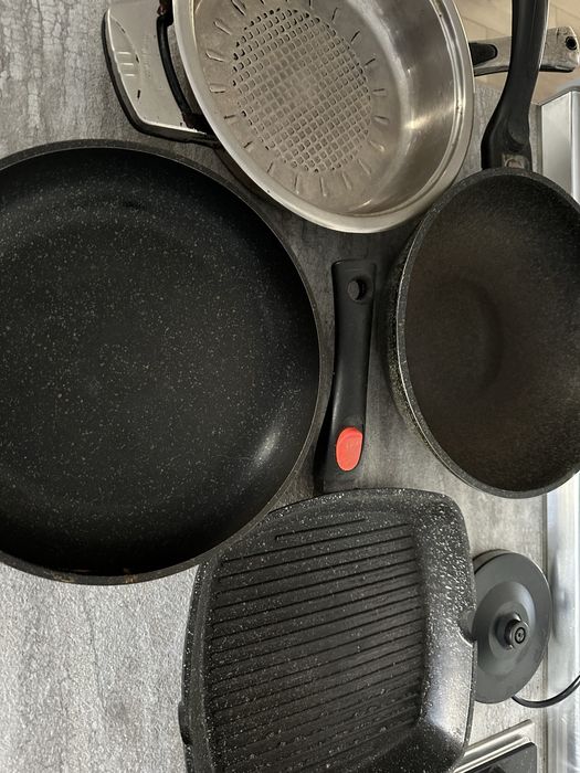 Сковородки кастрюли