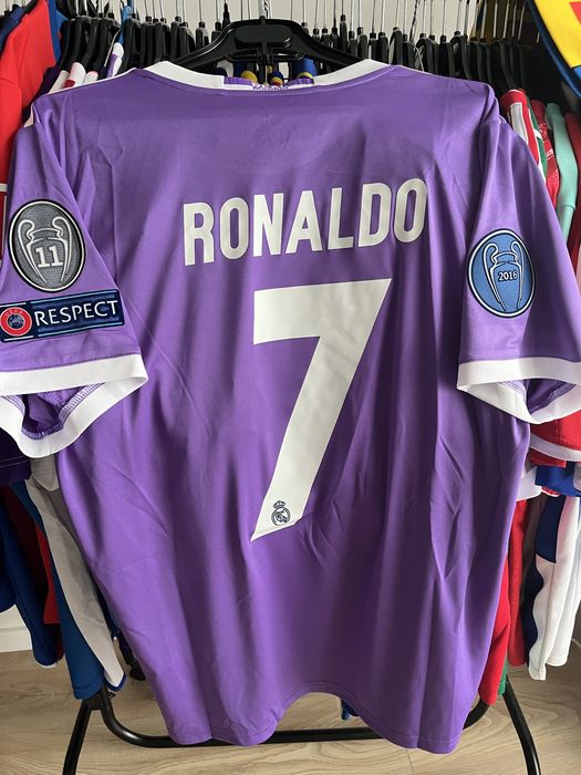 Tricou de fotbal Real Madrid Cr7 Cristiano Ronaldo 7 marime M nou modelul mov finala Cardiff