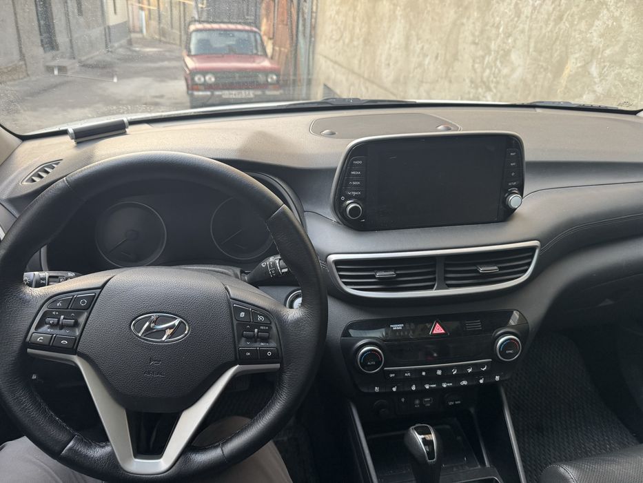 Hyundai Tucson full