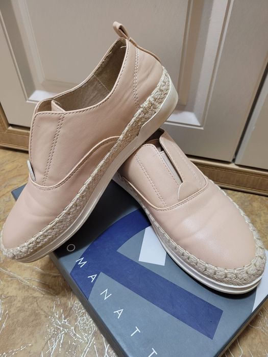 Продам макасины бежевые