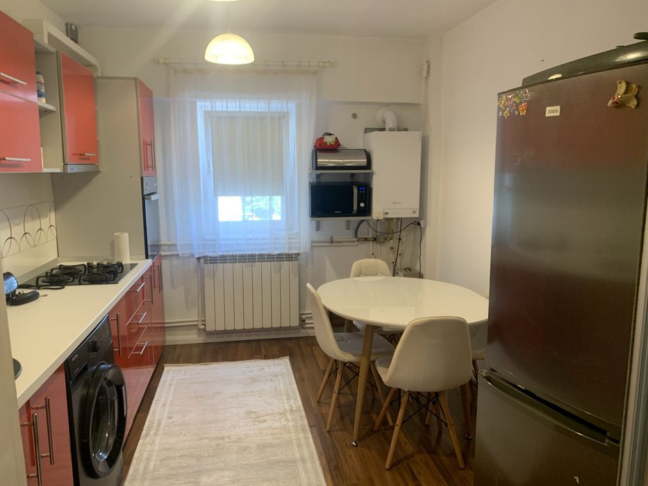 Apartament 3 camere decomandat Spital
