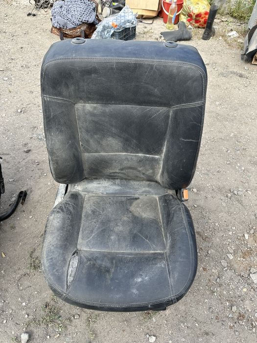 Продам сидения ауди 80 б4