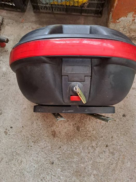 Куфар  и каска за мотоциклет