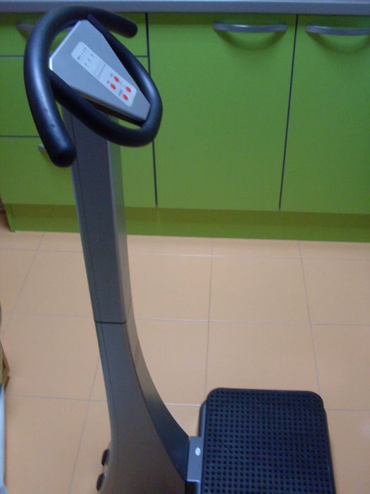 Вибрираща платформа за отслабване и стягане.