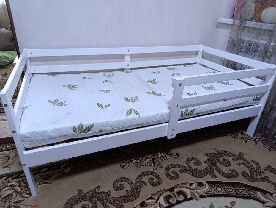 Кровать детская .