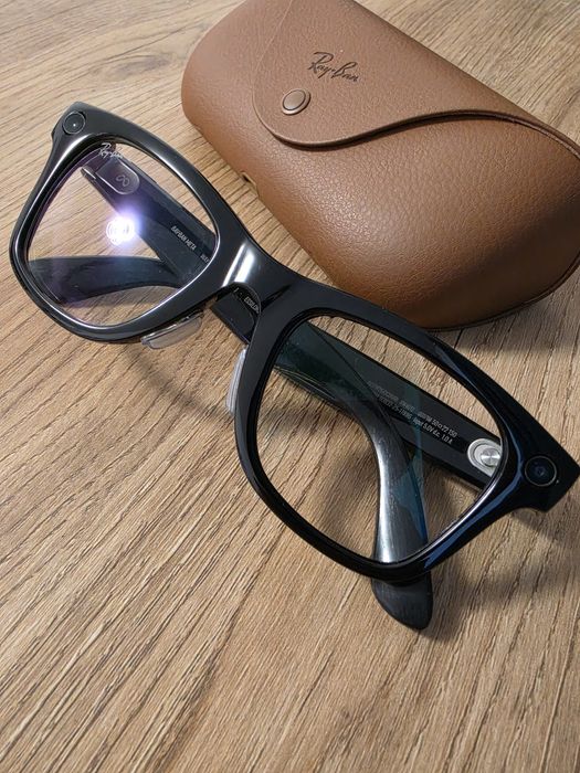 Ochelari smart Ray-Ban Meta Wayfarer (Mărimea 50) – Ca noi, pachet complet