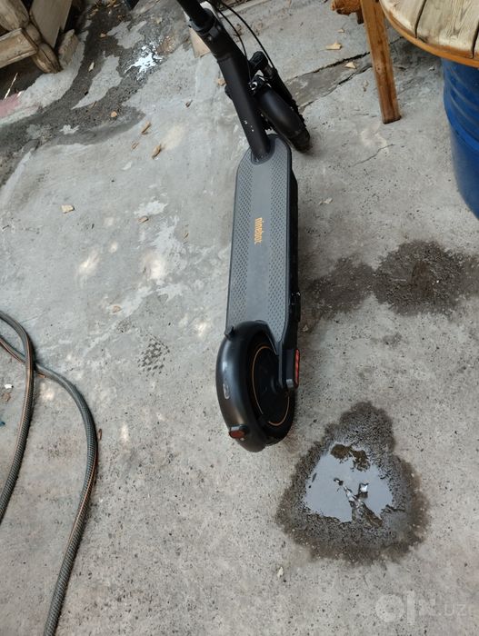 Продам электро самокат ninebot G30p