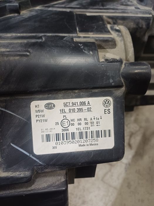 Far dreapta W jetta.Cod 5c7.9410060A