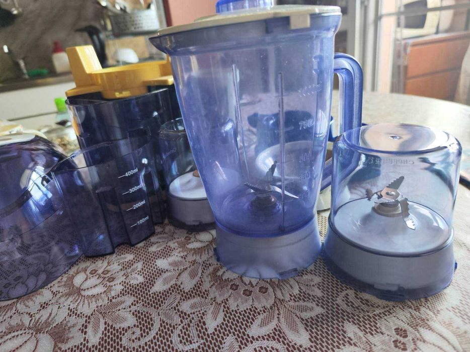 Кухненски робот - сокоизтисквачка, блендер, чопър