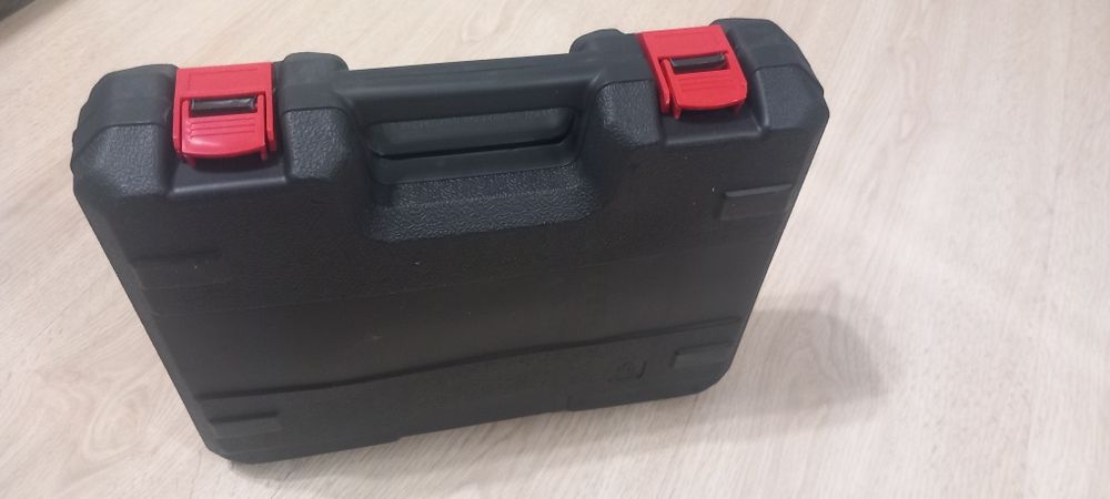 Мощен Акумулаторен Винтоверт 24V с удължение и вложки