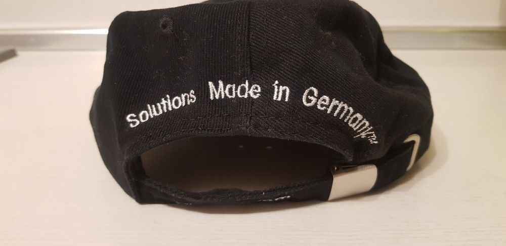 Нова черна шапка           ..    ...