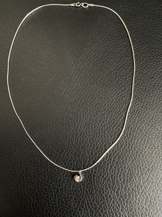 Дамско колие с диамант