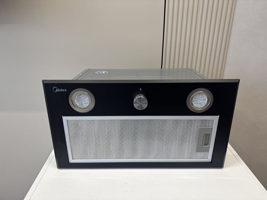 Вытяжка Midea MH601350B черная