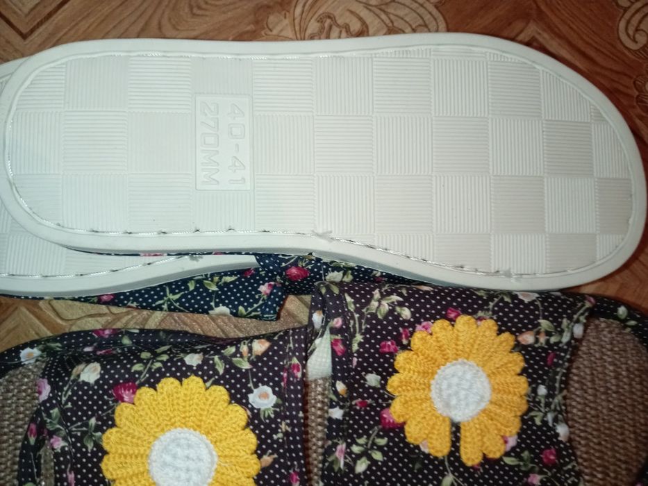 Продам тапочки р. 38-39; 40-41