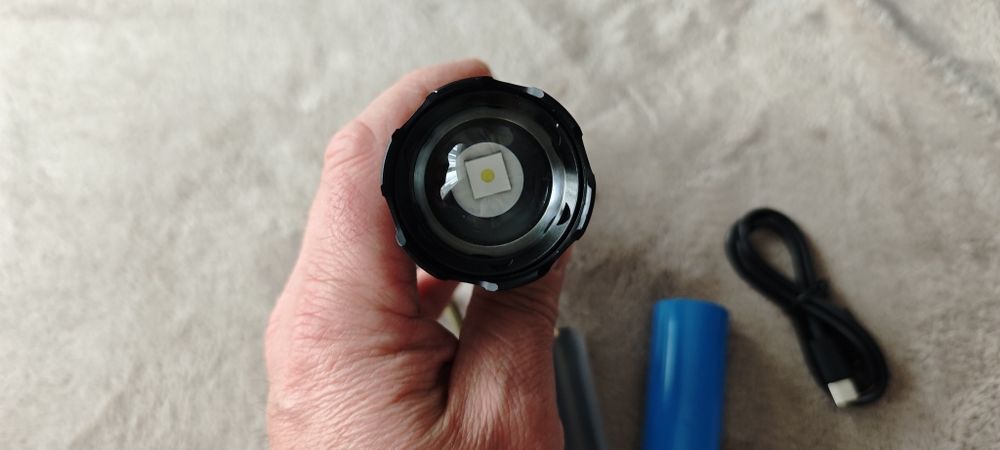 Lanterna led tactica