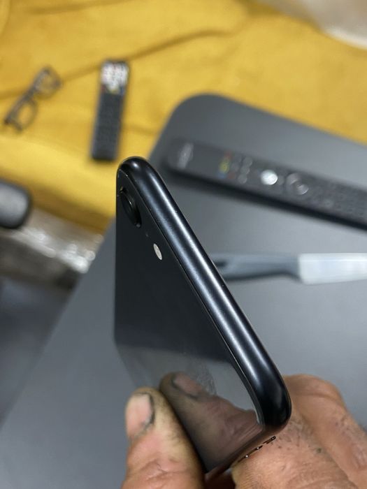 Prodavam iphone se 2020