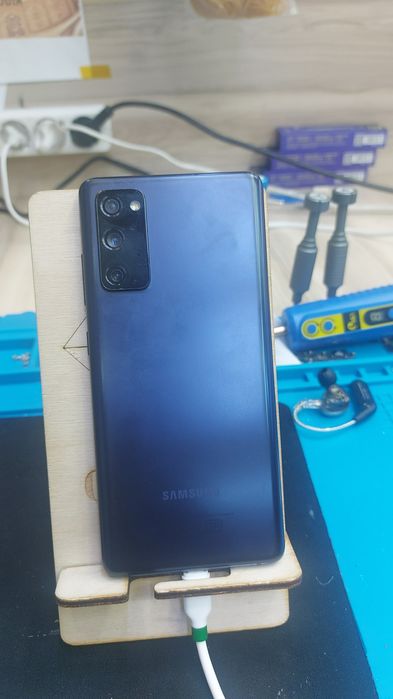 Самсунг S20fe продаётся