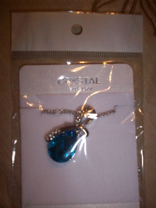 Колие с висулка: камък, сърце, надпис LOVE, фантазия, сърце в бутилка