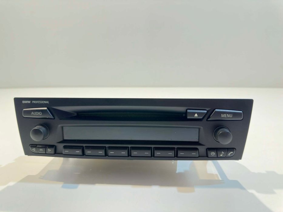 Продаваме радио CD за БМВ Е90 Е91 Е92 Е93 Е87