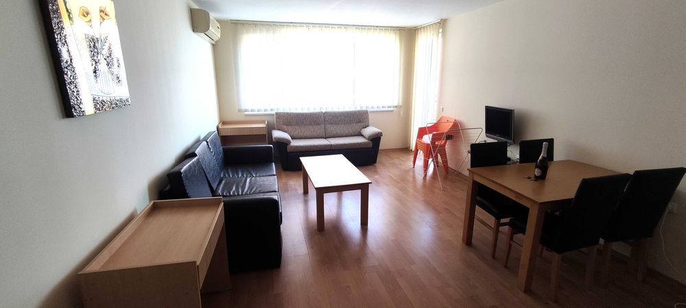 Дава се под наем Двустаен апартамент в Свети Влас - 76 кв.м за 180 € - Снимка #1