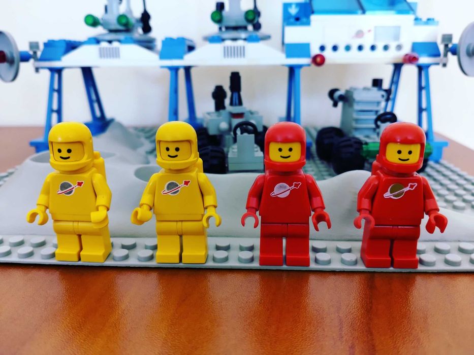 Lego Classic Space 6930 Space Supply Station