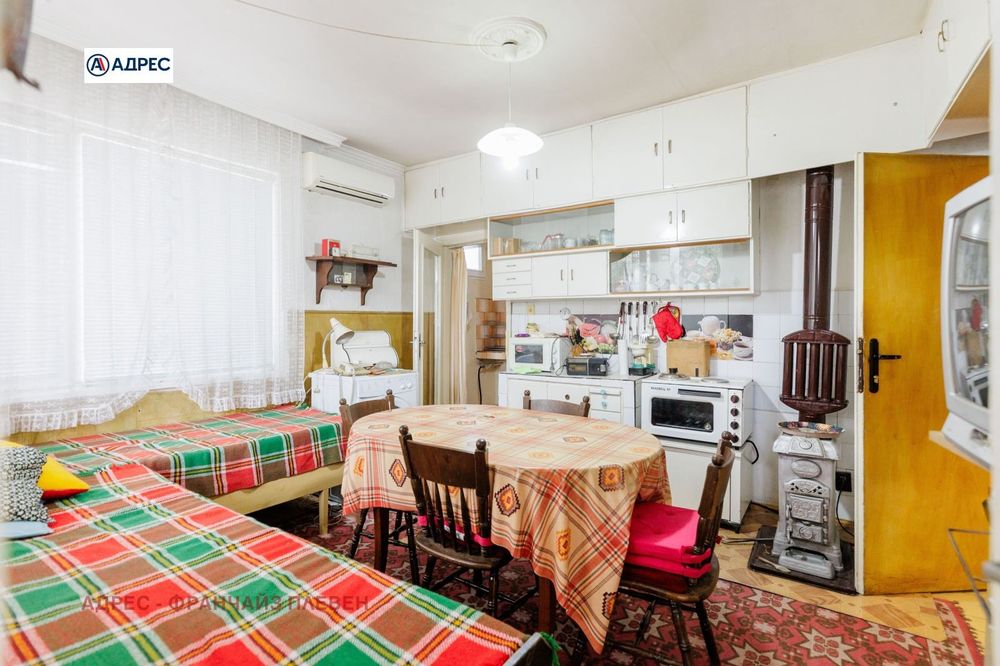 Етаж от къща в Плевен-9-ти квартал площ 97 цена 118000