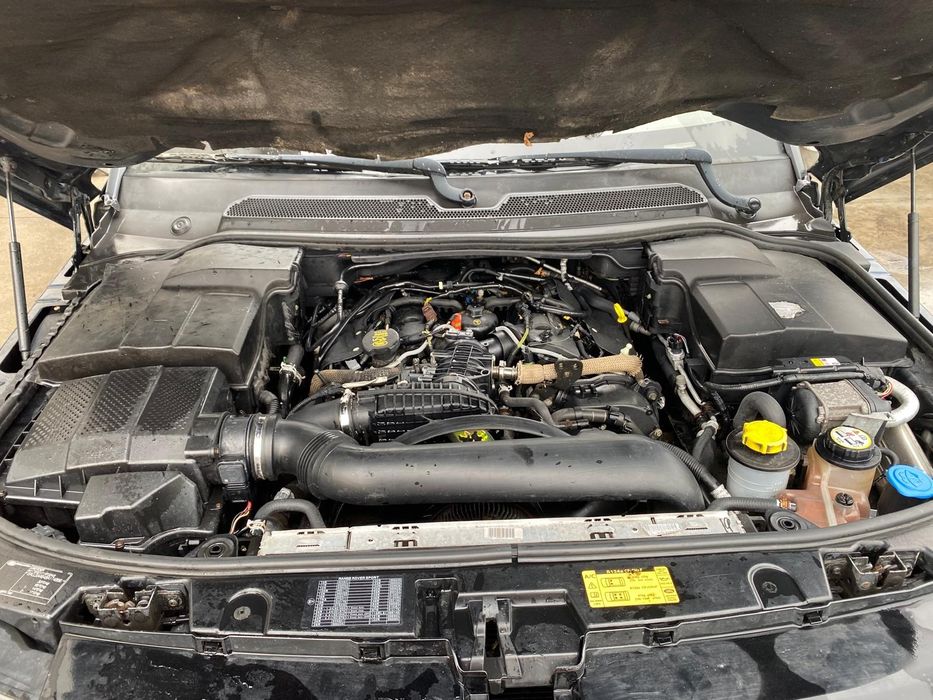 Dezmembrez Range Rover Sport 2.7d