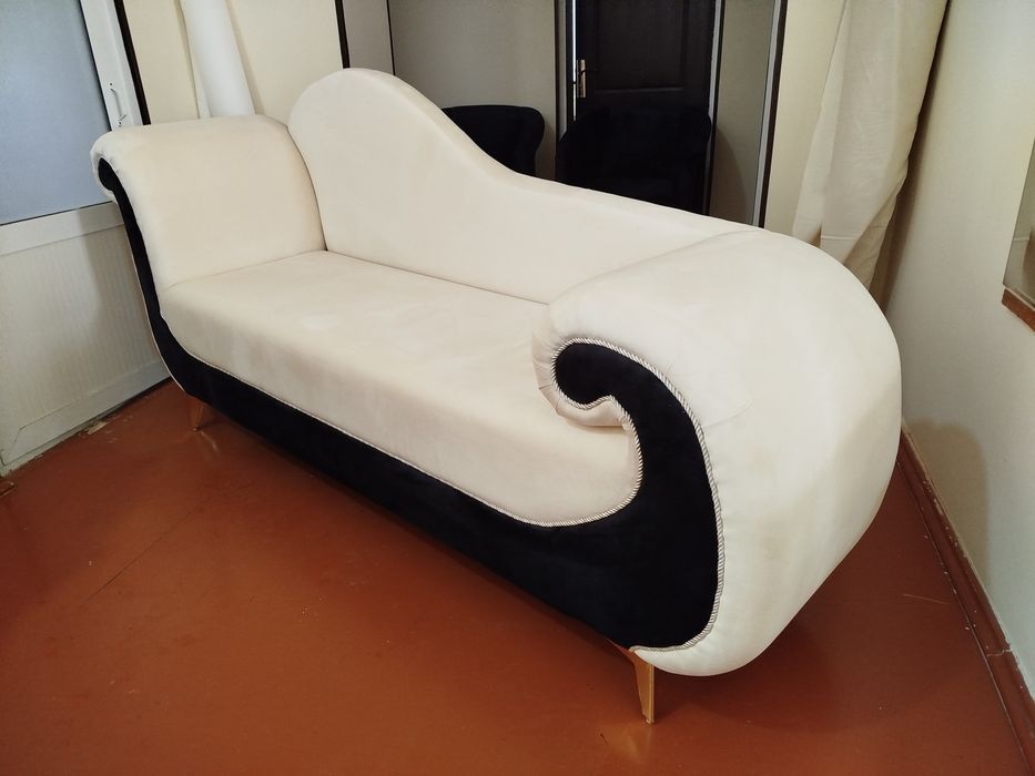 Продаётся оттоманка
Материал велюр бархат