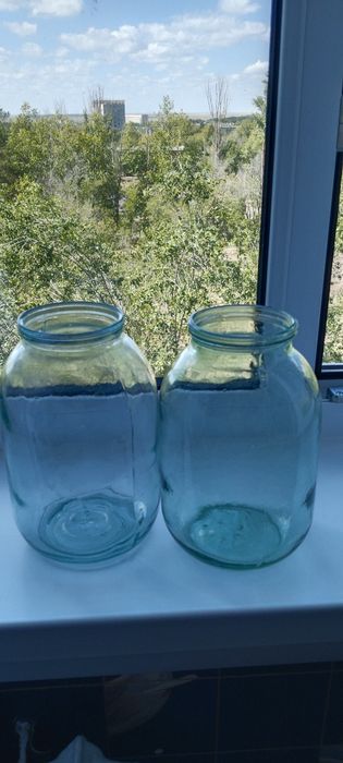 Продам банки 2 литровые