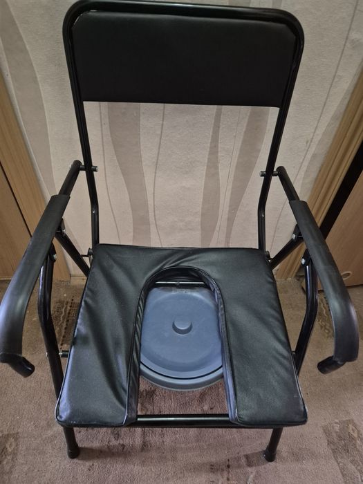 Кресло- туалет для малоподвижных .