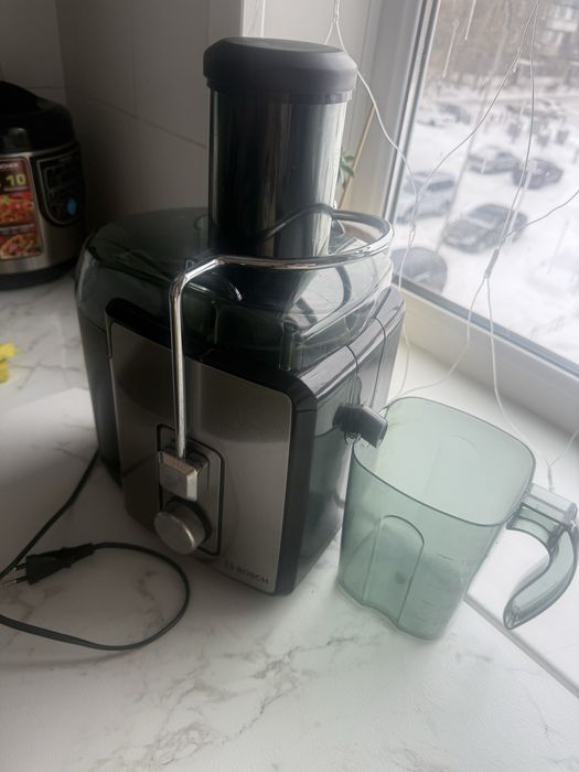 Соковыжималка в отличном состоянии
