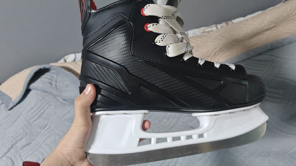 коньки хоккейные