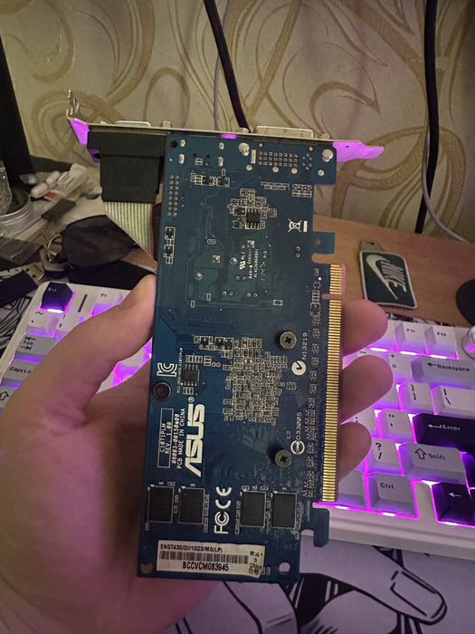Продам видеокарту nvidia GT 430 1gb