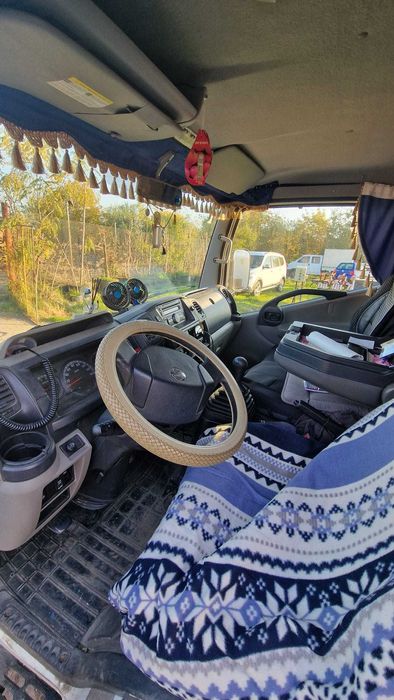 Vand Nissan autoutilitara basculabila