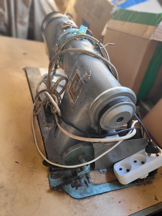 Продам ПРОФ.швейную машинку