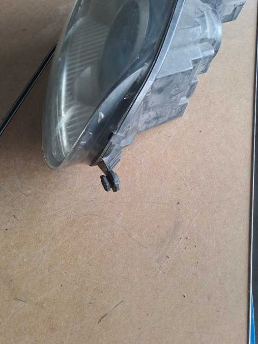 Far dreapta VW Golf 5 cu xenon cod 1K6941032